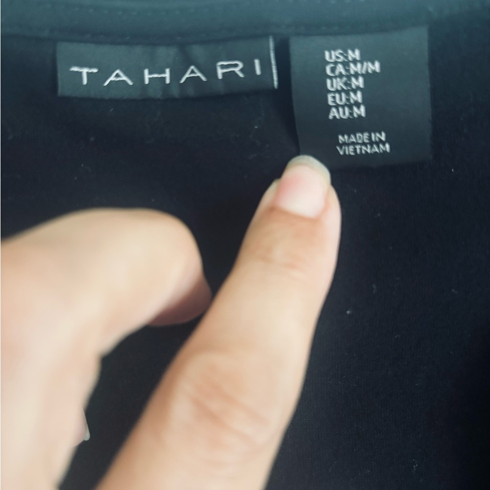 TAHARI Black Square Neck Short Sleeve Top ⭐️SALE 2/$40 - Picture 3 of 4